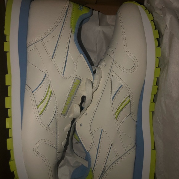 Classic Women’s Reebok’s - Picture 5 of 5